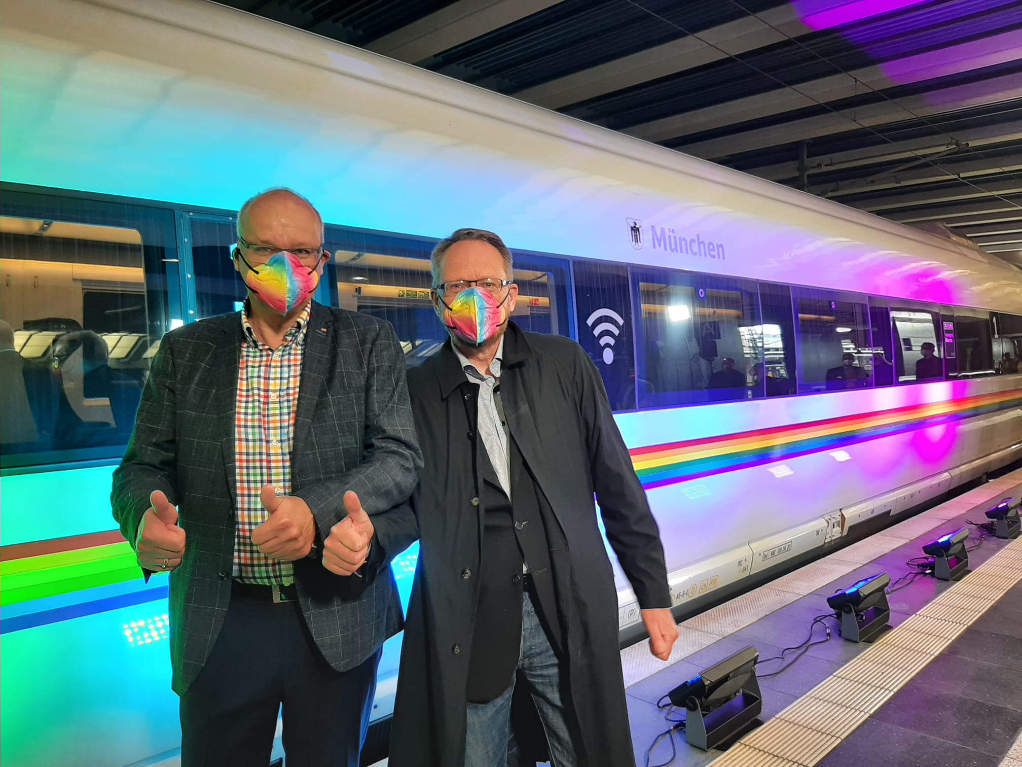 Für mehr Toleranz Der RegenbogenICE der Deutschen Bahn VK